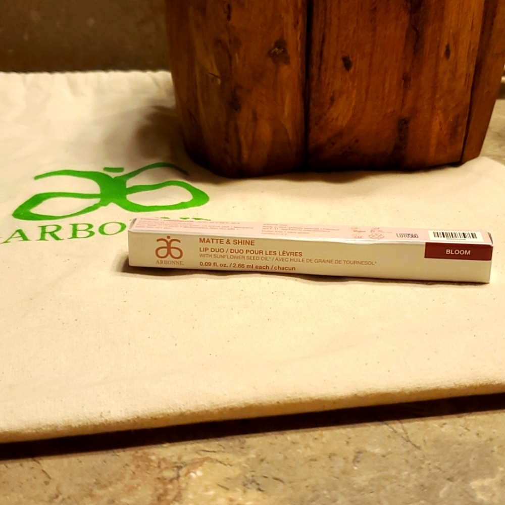 Arbonne Matte & Shine lip duo